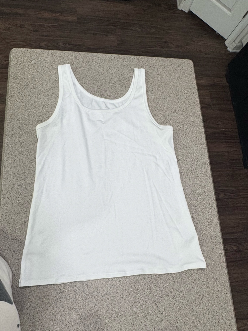 a new day Women's White Scoop Neck Tank